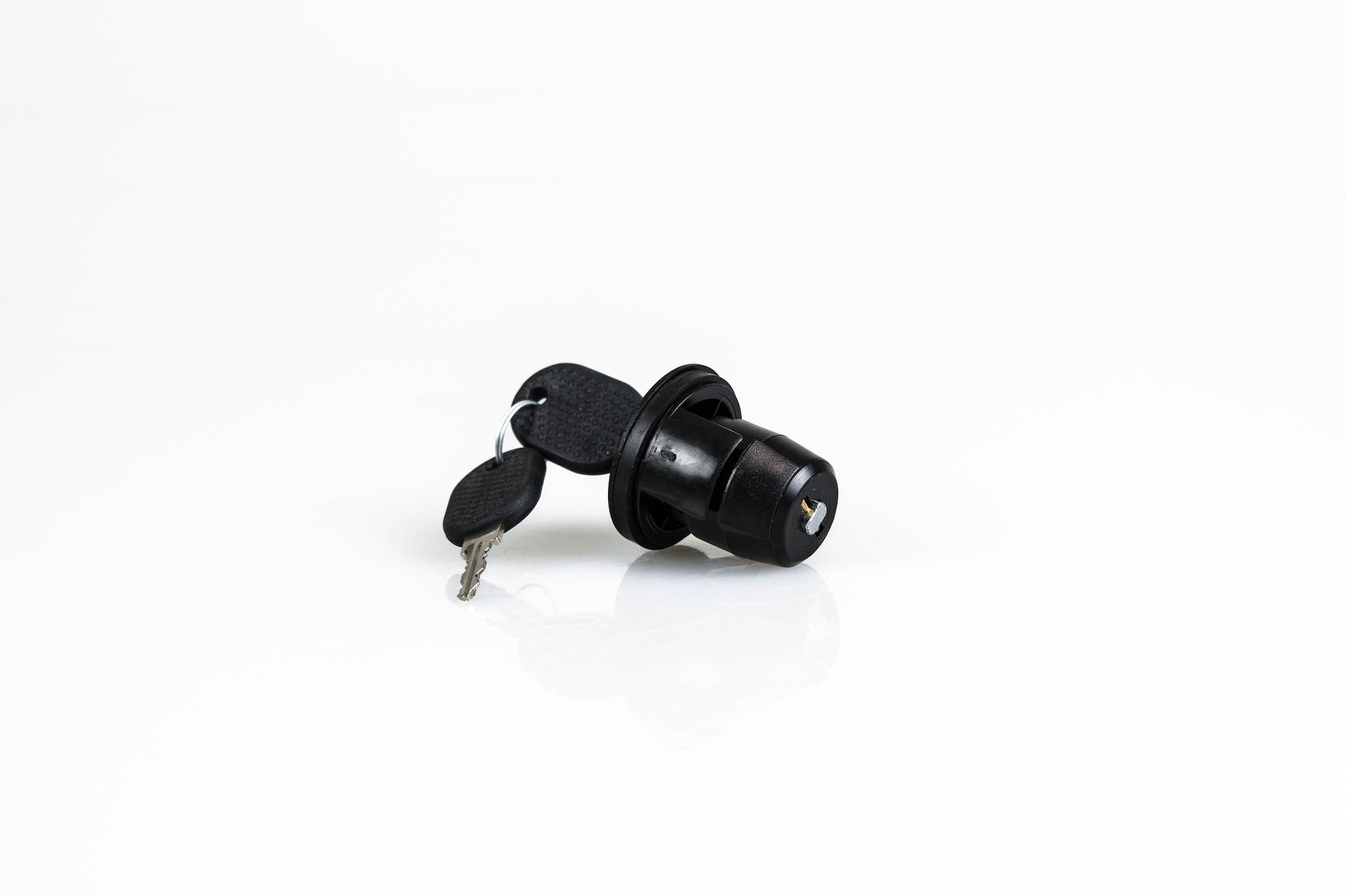 Fuel cap lock - Evo